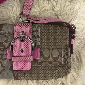 Vintage Coach bag- signature print with pink snakeskin & silver hardware 💕